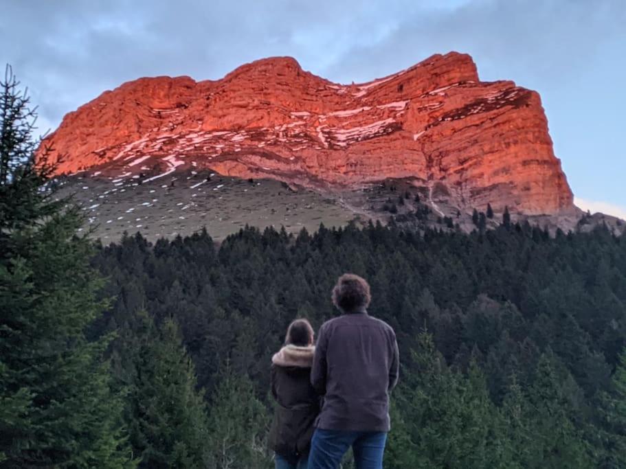 Maison Familiale En Montagne Avec Vue Merveilleuse Sur Le Massif De Belledonne Saint-Bernard  Eksteriør bilde